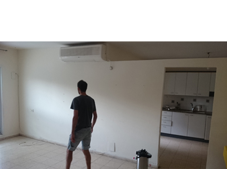 לפני שיפוץ: סלון ומטבח נפרד